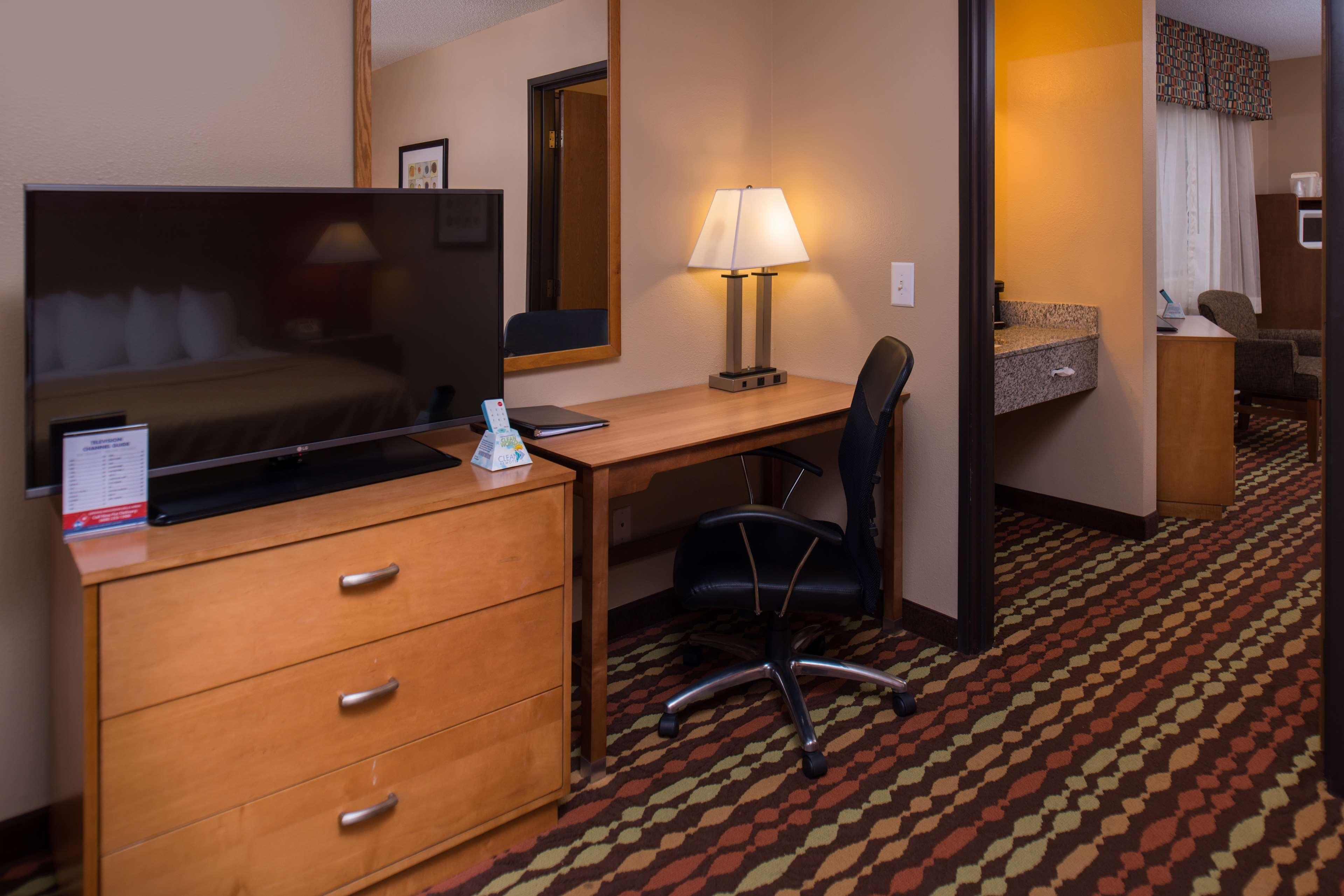 Best Western Ambassador Inn & Suites Уисконсин Делс Екстериор снимка