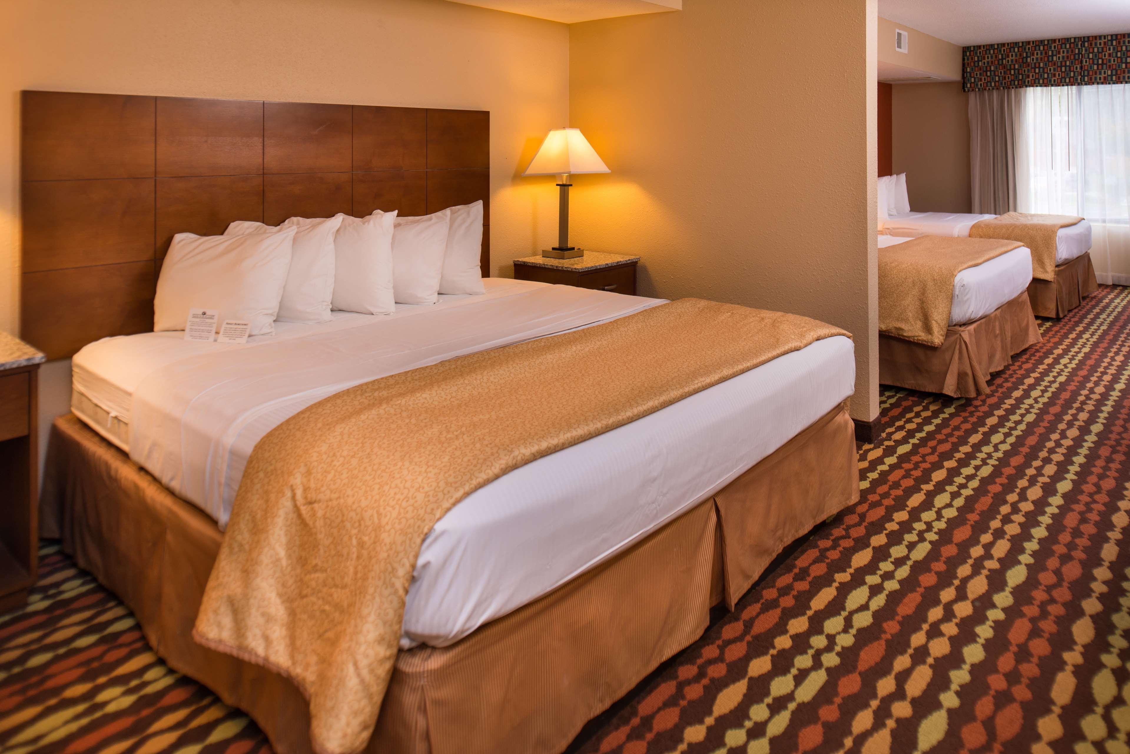 Best Western Ambassador Inn & Suites Уисконсин Делс Екстериор снимка