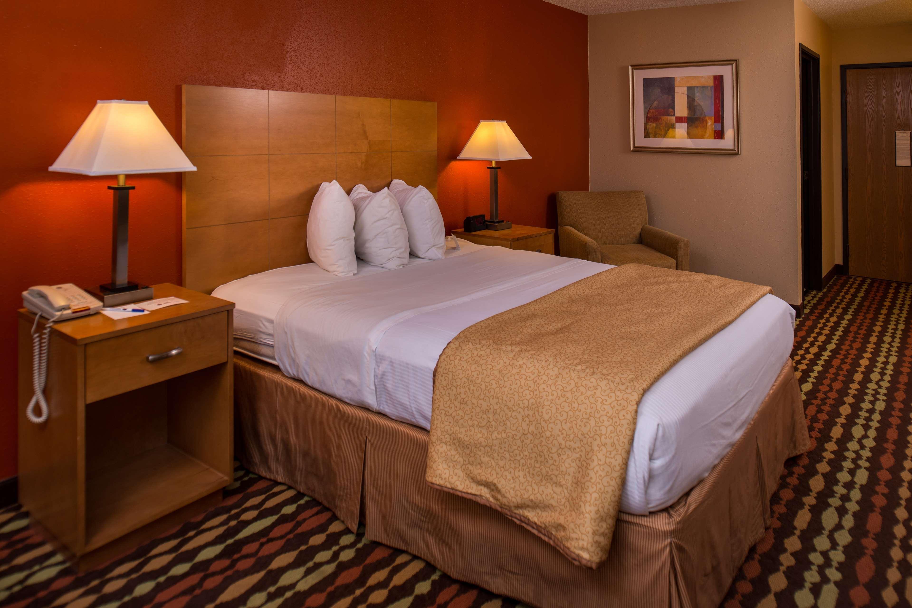Best Western Ambassador Inn & Suites Уисконсин Делс Екстериор снимка