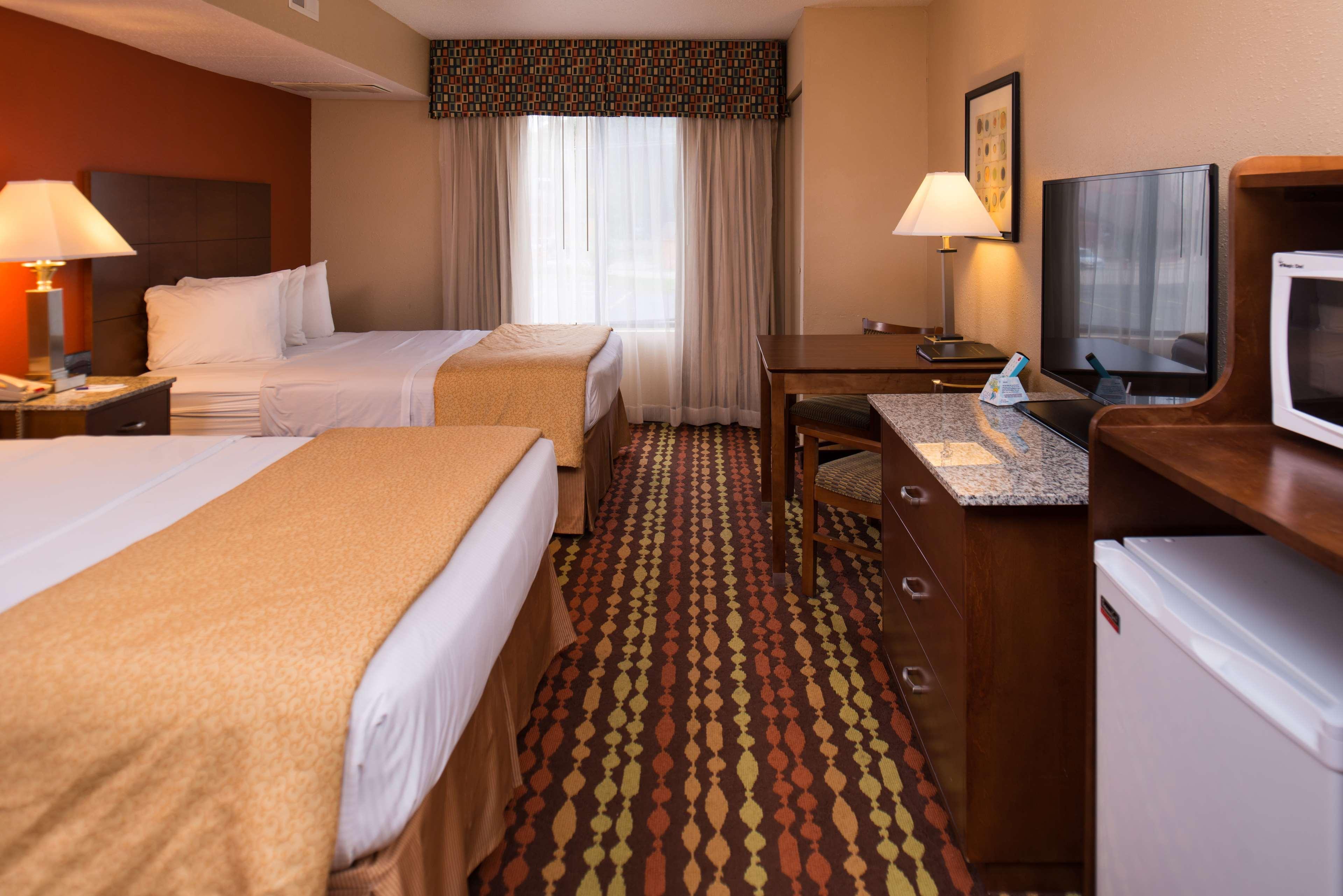 Best Western Ambassador Inn & Suites Уисконсин Делс Екстериор снимка