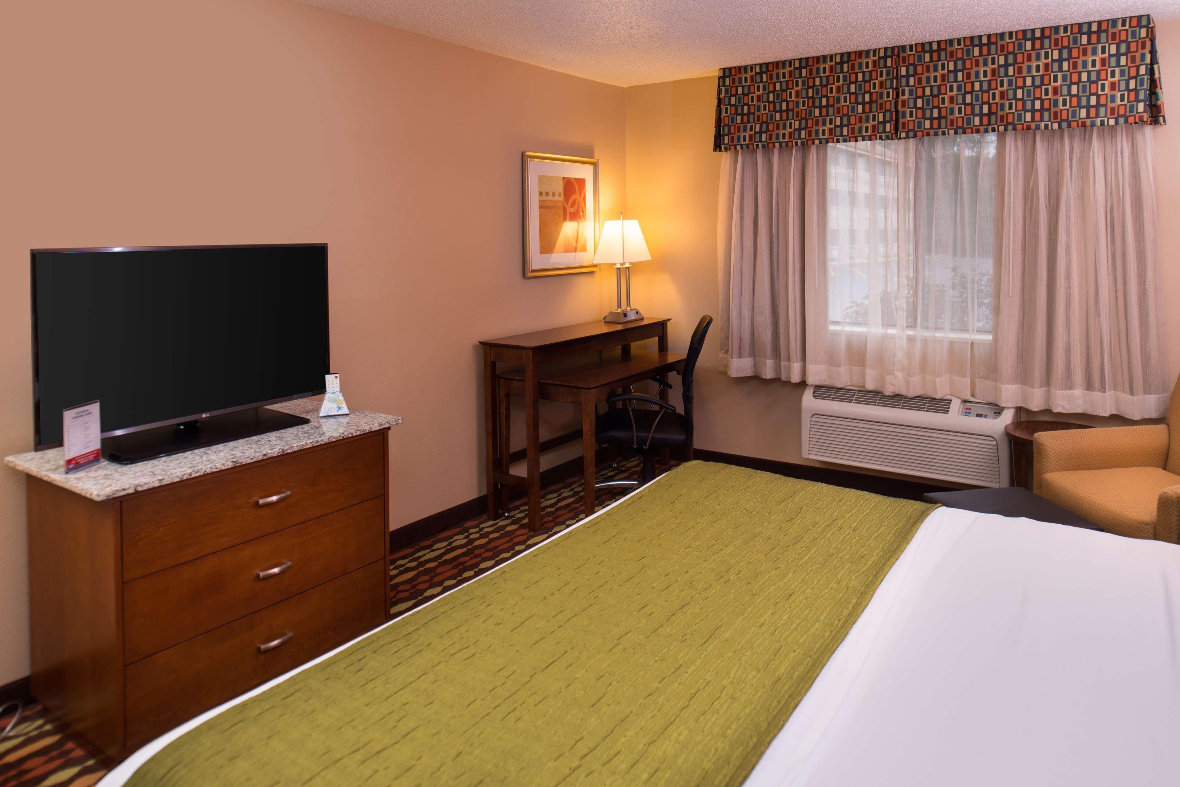 Best Western Ambassador Inn & Suites Уисконсин Делс Екстериор снимка