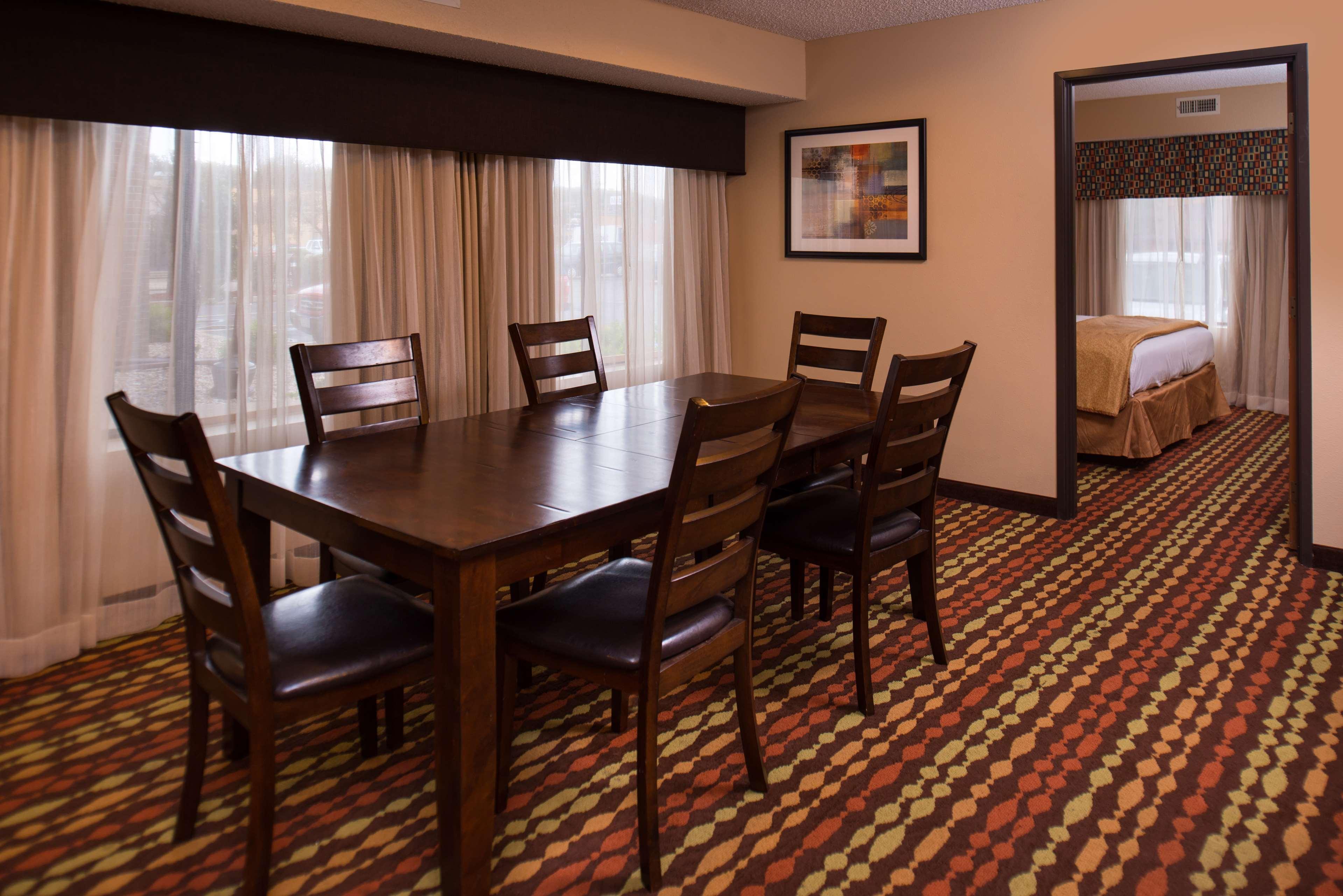 Best Western Ambassador Inn & Suites Уисконсин Делс Екстериор снимка