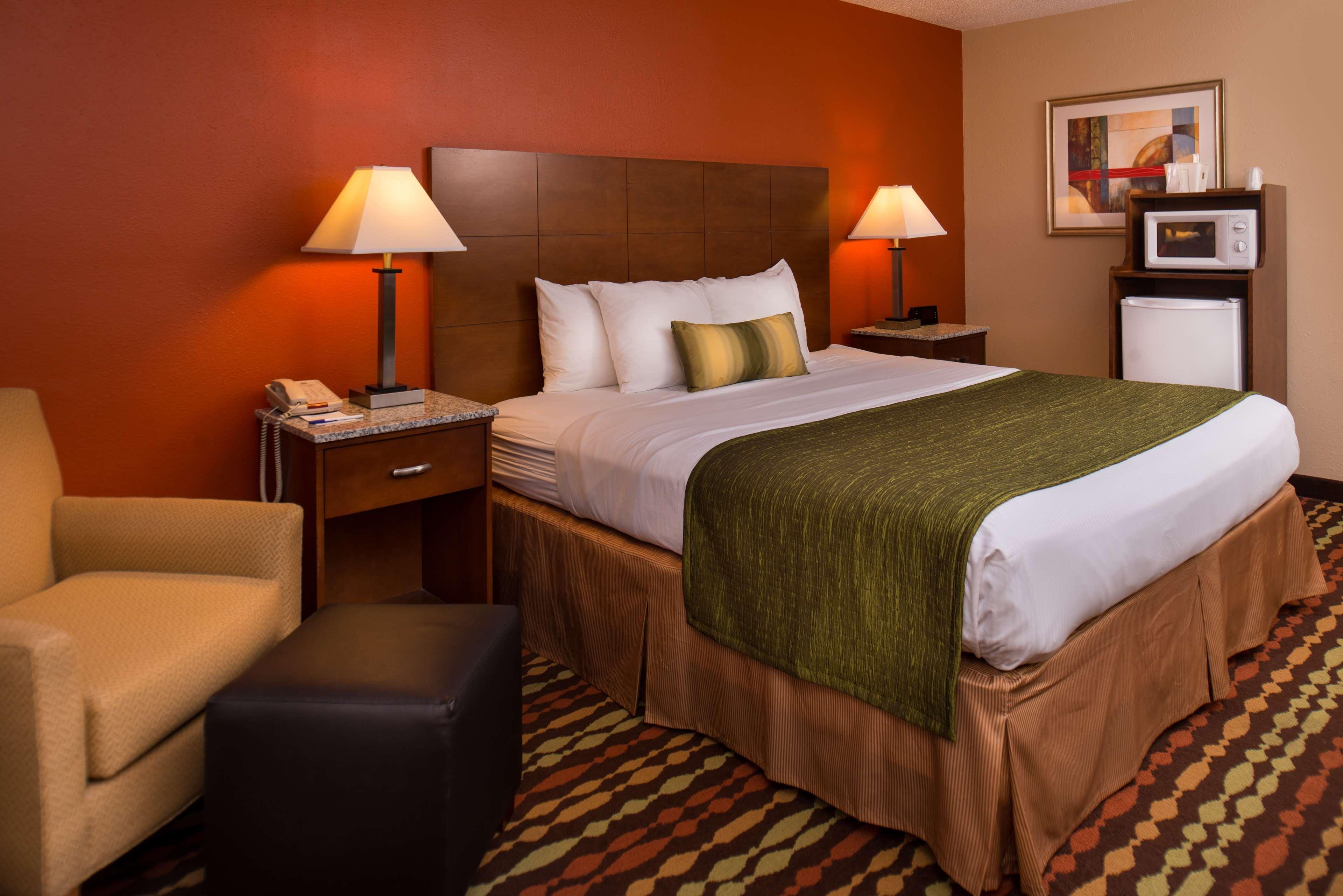 Best Western Ambassador Inn & Suites Уисконсин Делс Екстериор снимка