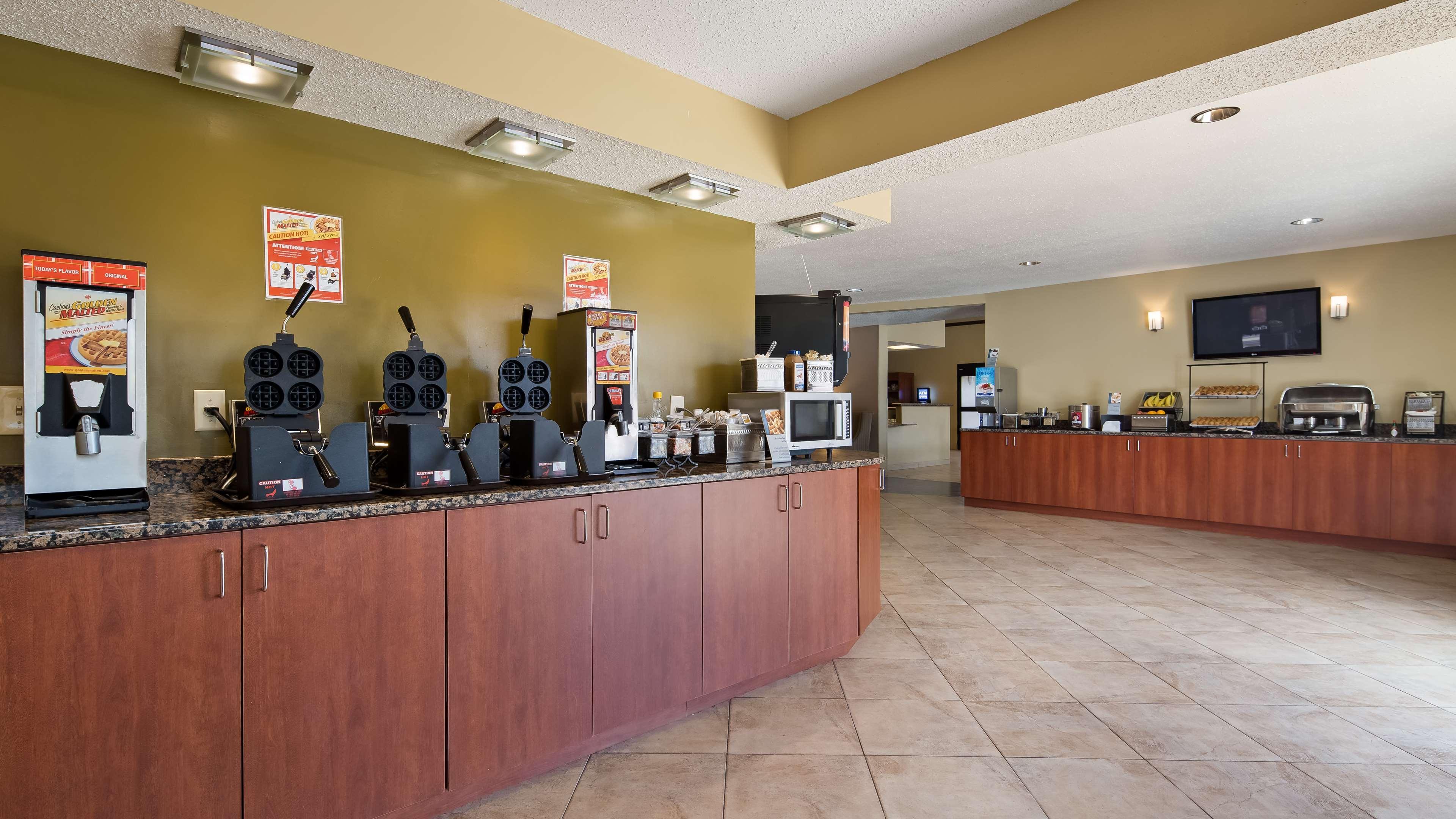 Best Western Ambassador Inn & Suites Уисконсин Делс Екстериор снимка