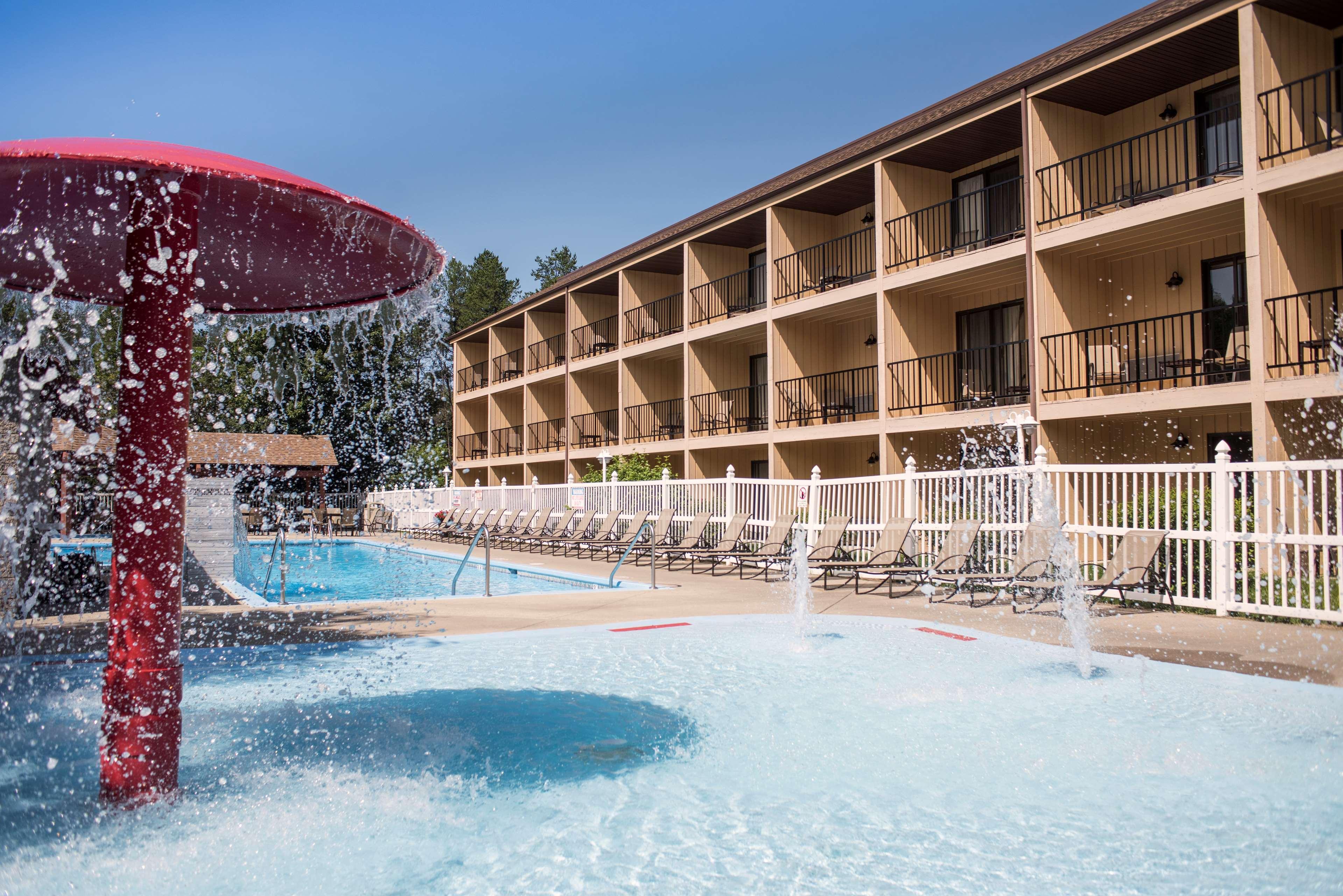 Best Western Ambassador Inn & Suites Уисконсин Делс Екстериор снимка