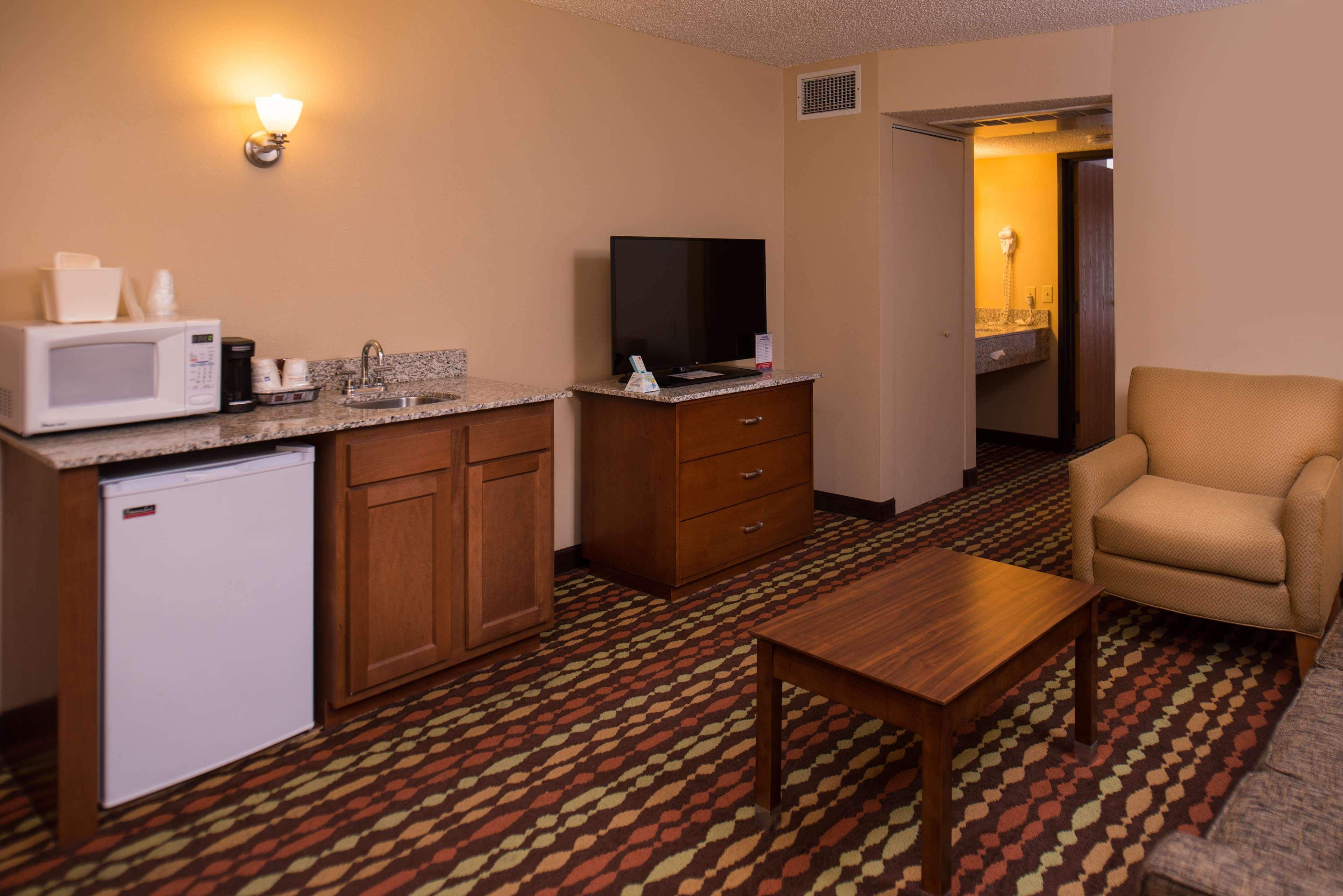 Best Western Ambassador Inn & Suites Уисконсин Делс Екстериор снимка