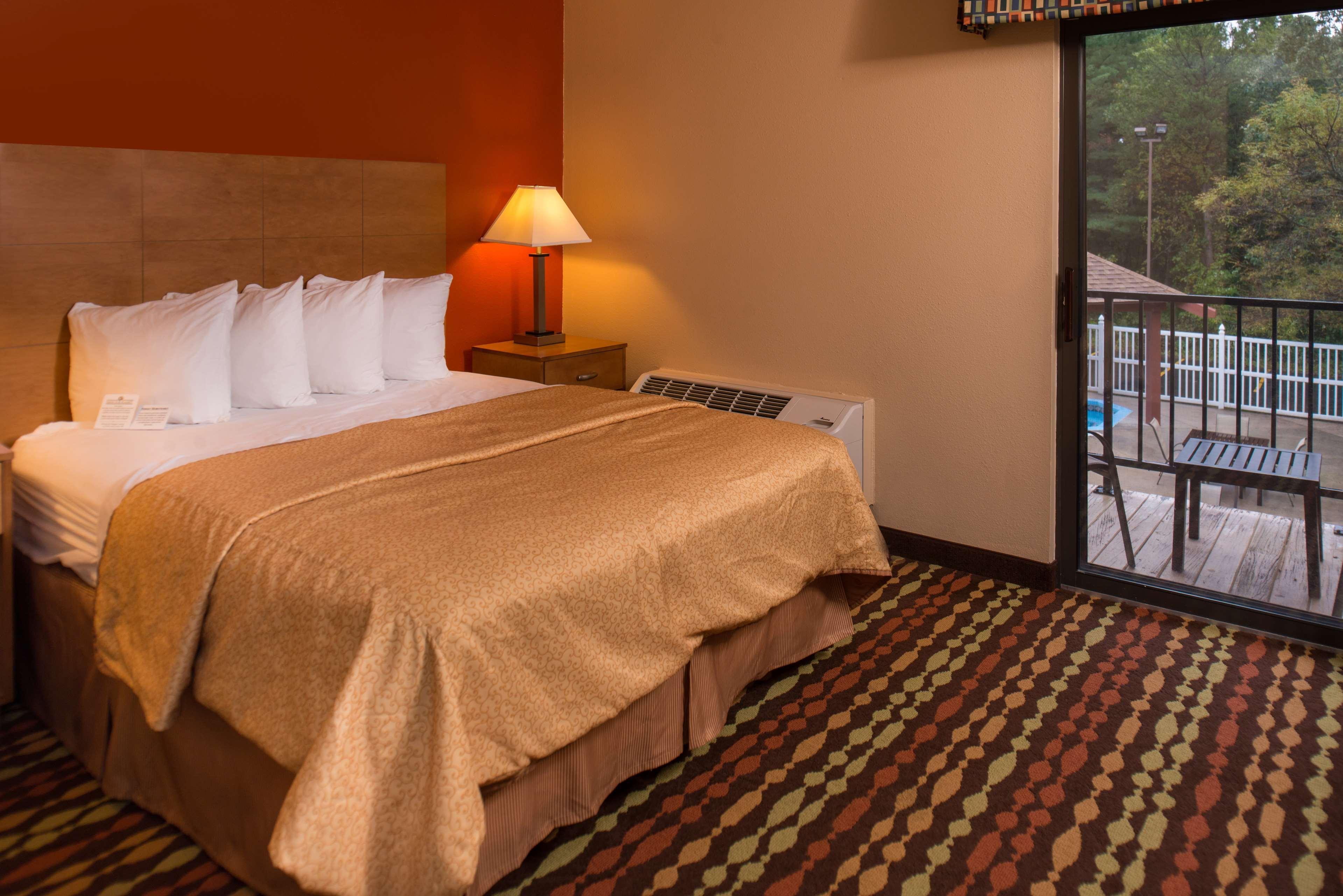 Best Western Ambassador Inn & Suites Уисконсин Делс Екстериор снимка