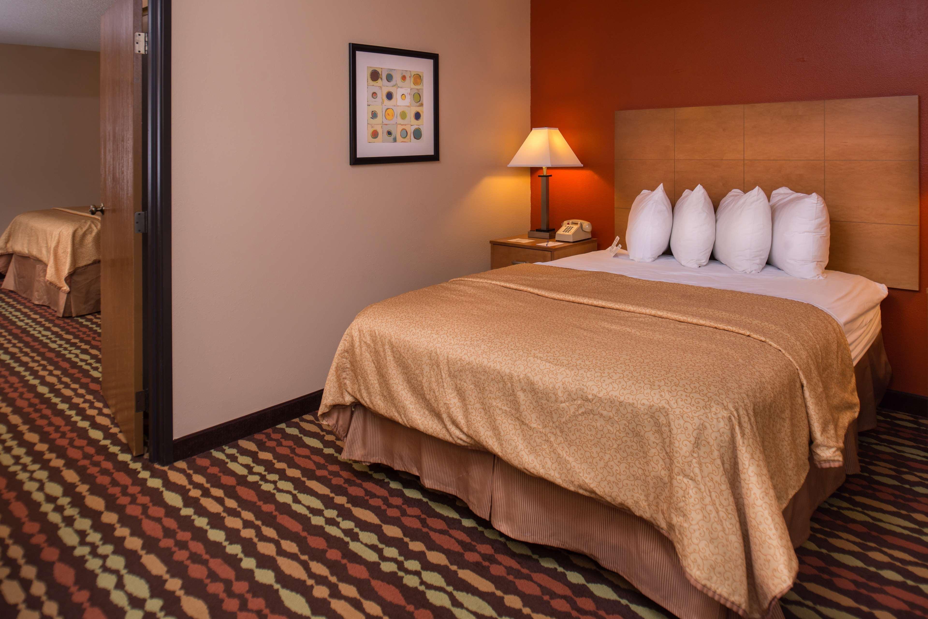 Best Western Ambassador Inn & Suites Уисконсин Делс Екстериор снимка